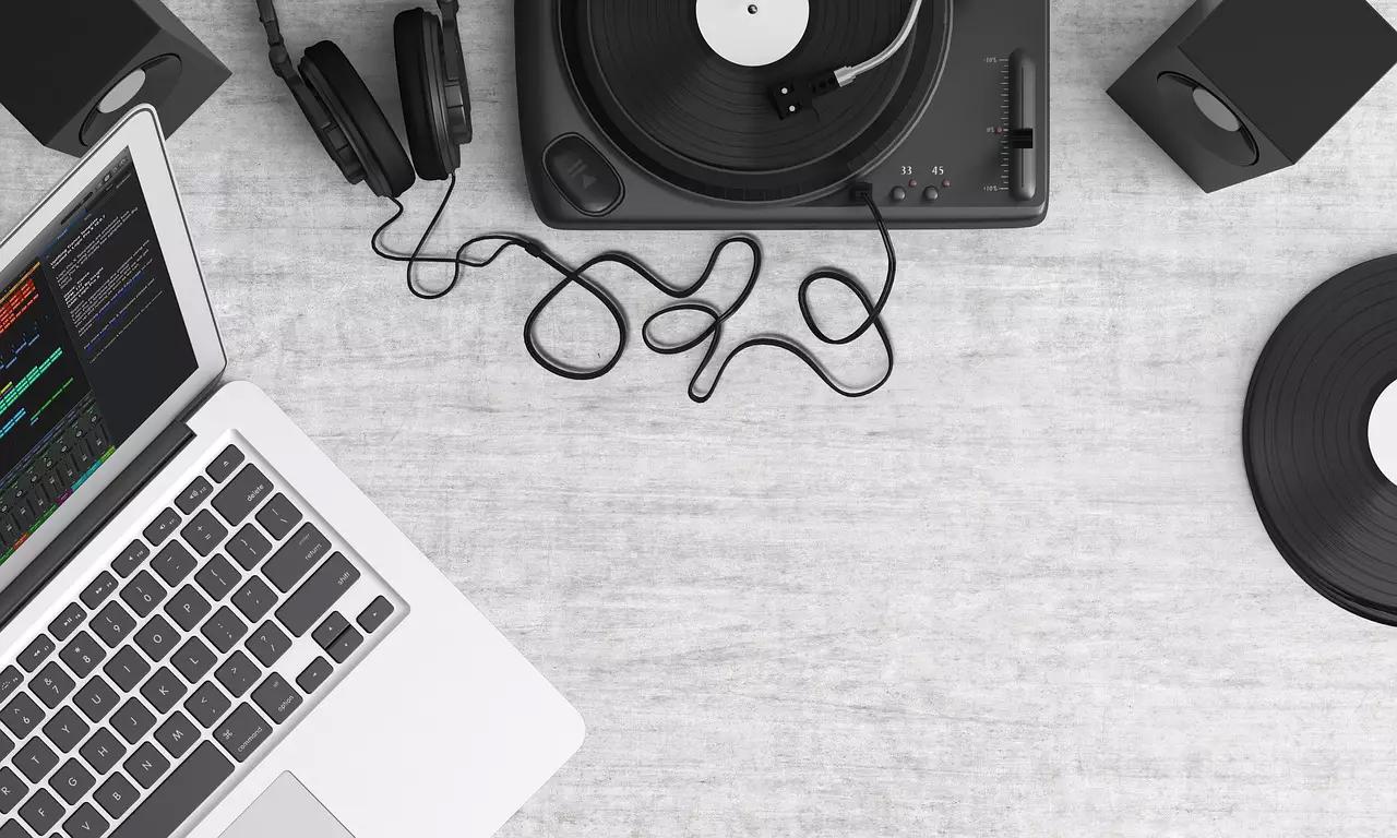 How to Store and Share Your Electronic Press Kit in the Cloud featured image