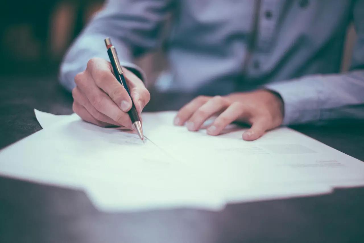 5 Potential Drawbacks of Working with a Music Manager featured image