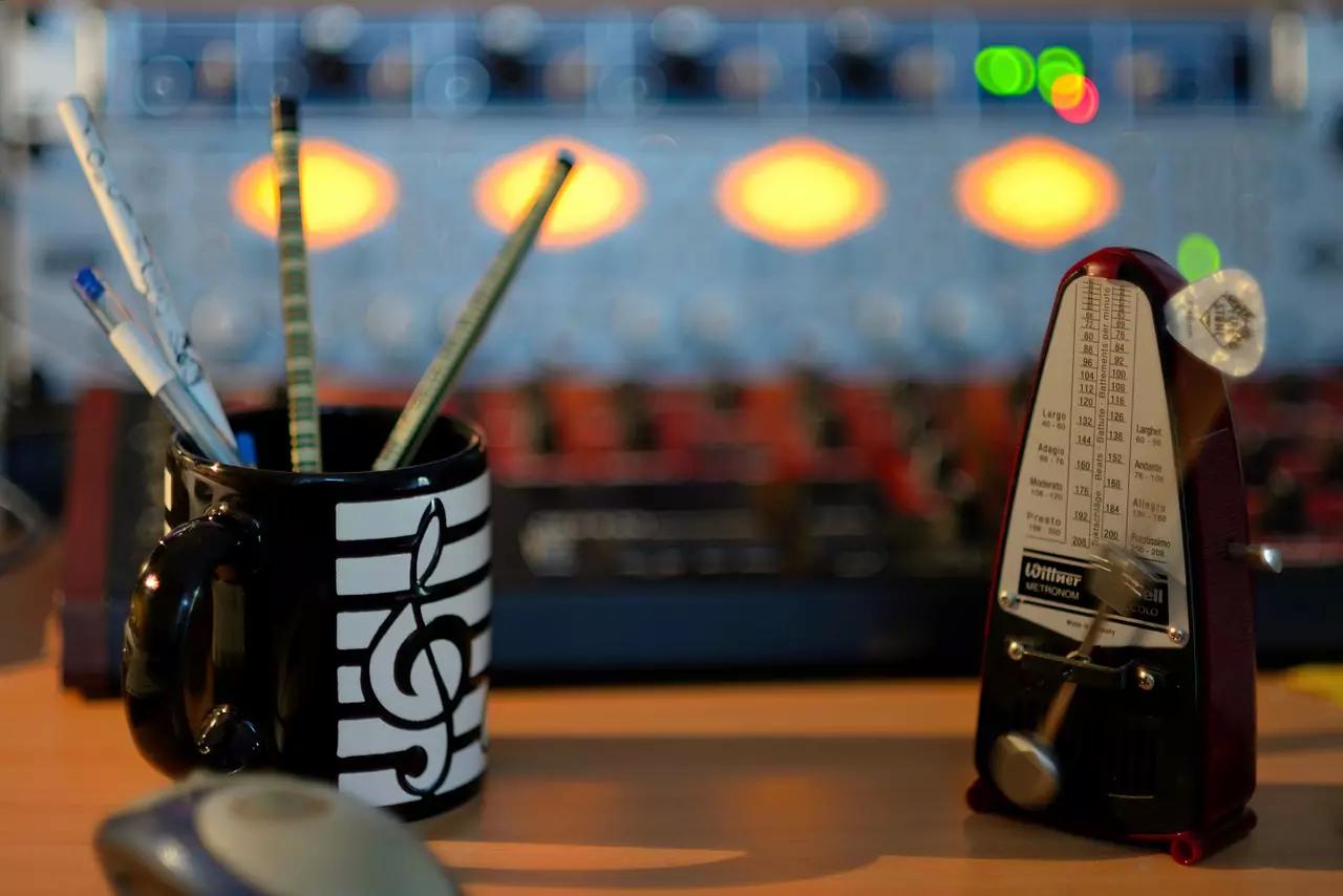 Discover the Difference Between a Music Agent and a Music Manager featured image