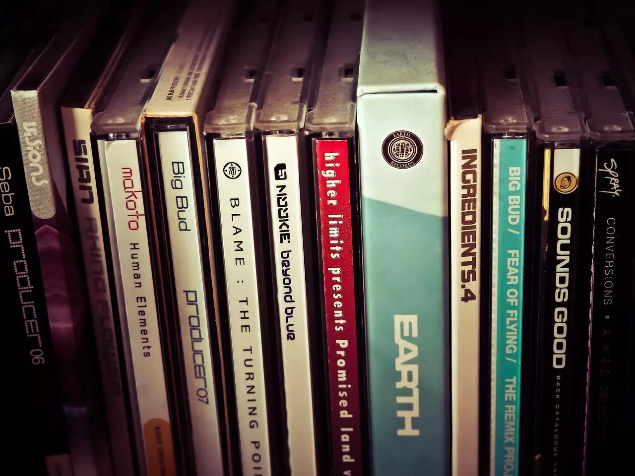 How to Promote Your Music and Sell More Albums with 5 Simple Tips featured image
