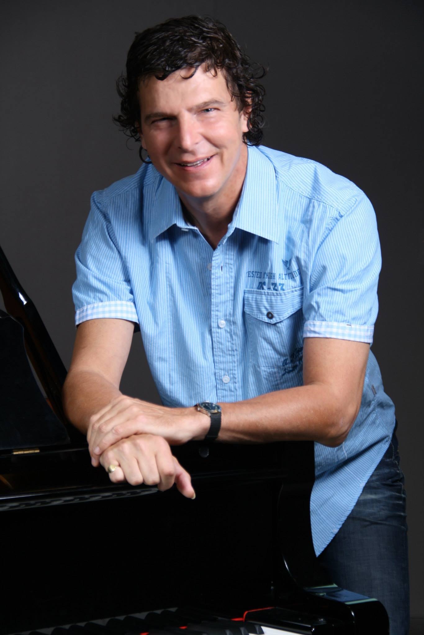 A Maestro of Multifaceted Melodies Elevating Film Scores to New Heights – Introducing Guy Renardeau featured image