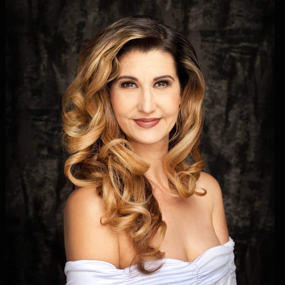 A Sensational Country-Opera Crossover – Grammy Nominated Singer Sonia Kazarova Marks Debut with ‘Desperado Debutante’ featured image