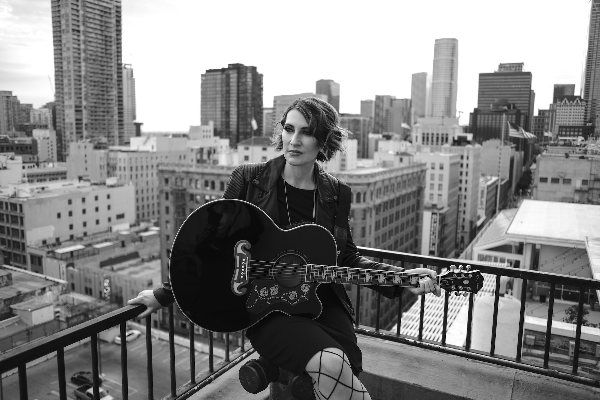 Bidding a Somber Adios to the City of Angels with New Single & Music Video – Mel Stirling Unveils ‘Pain and Warring’ featured image