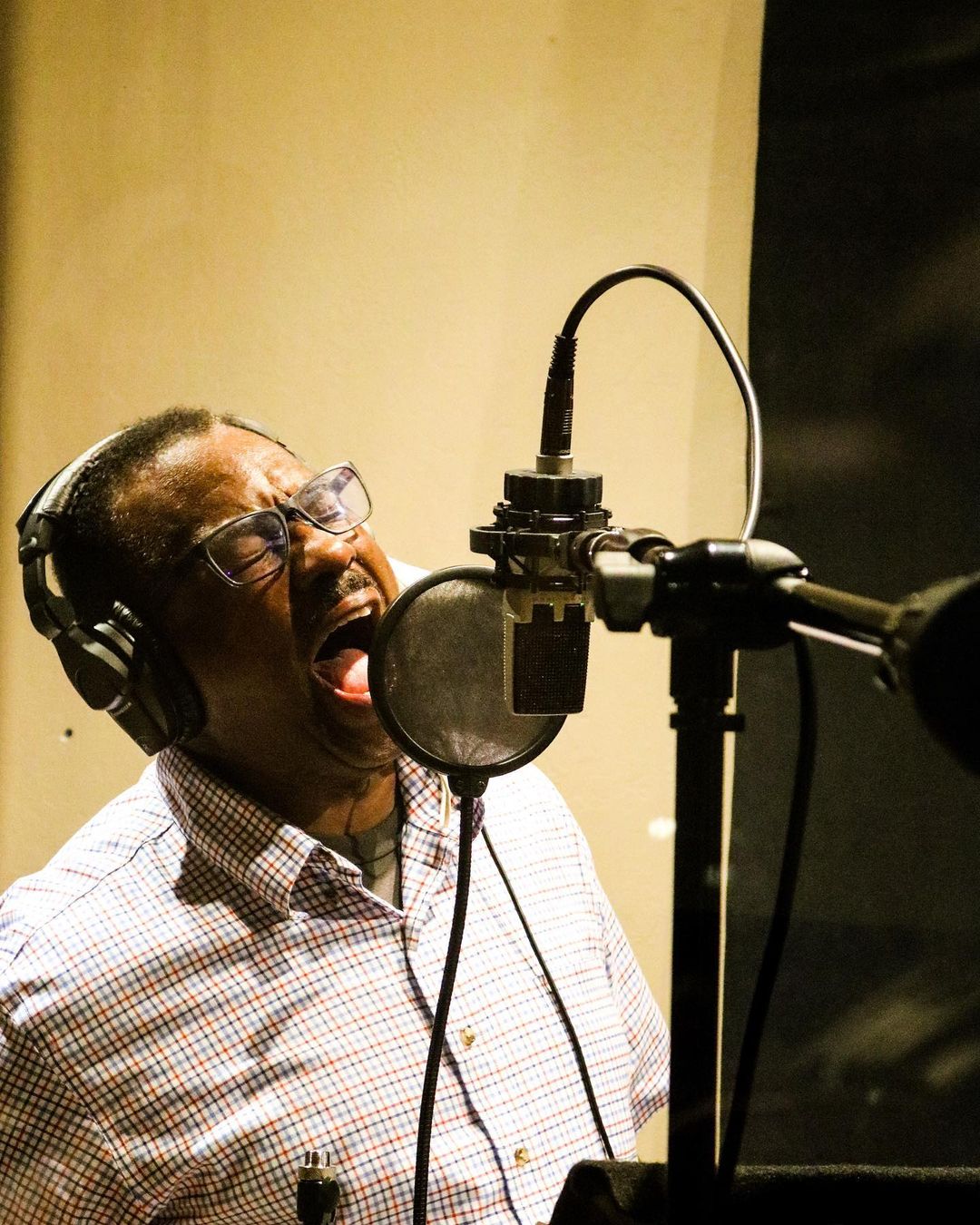 Uplifting Listeners with Upbeat Dance and R&B Music: Emerging Artist Dewaine G Jackson Releases New Single featured image