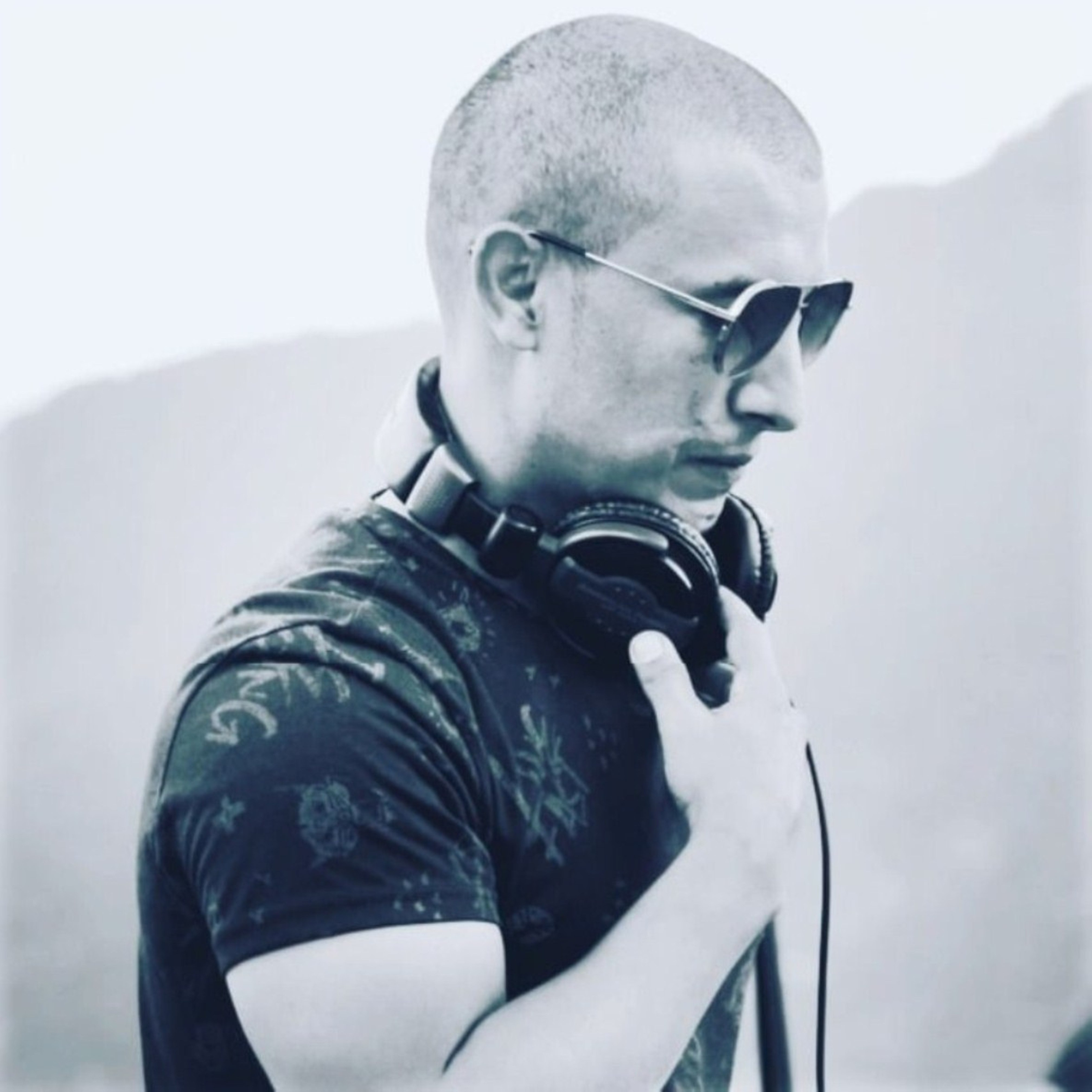 Making Waves in the Boundless Electronic Scene – BAENFAIR Conjures Electrifying Rhythms with Original Music featured image