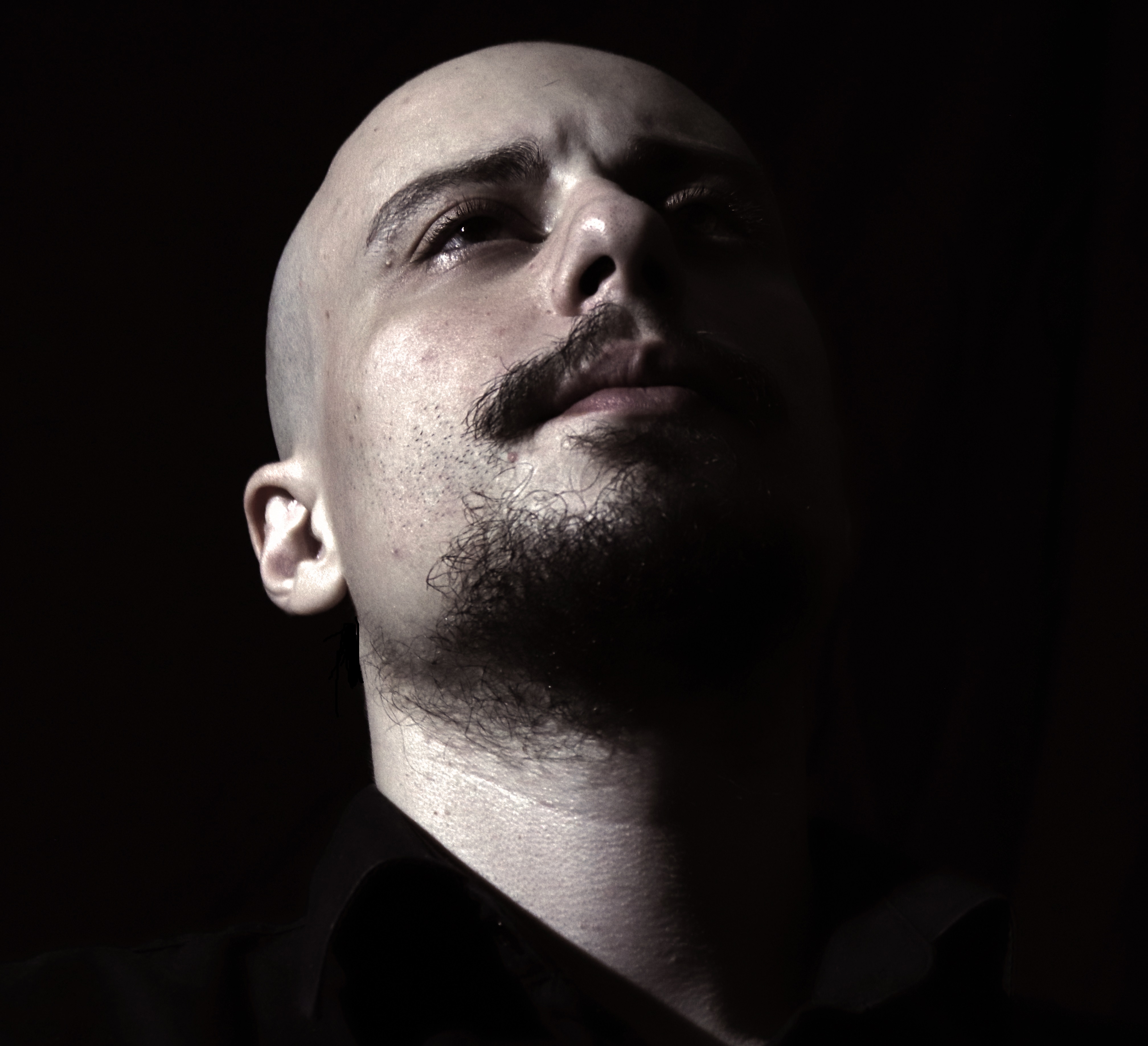 Experimental, Metal and Progressive Rock. This Singer Will Bring All of The Three to The Music World, Introducing Riccardo Moccia. featured image