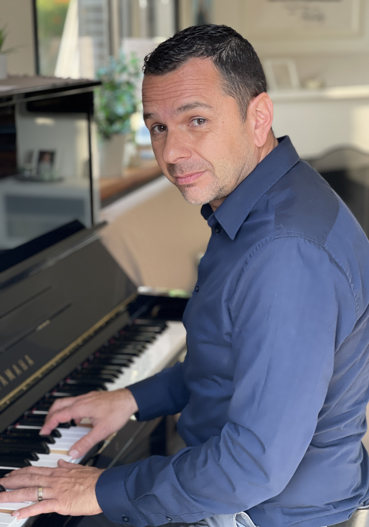 Soul-Stirring and Original Song Writing that Inspires: Hovig Nassanian’s Stunning Acoustic Single Captures the Hearts of Worldwide Audiences featured image