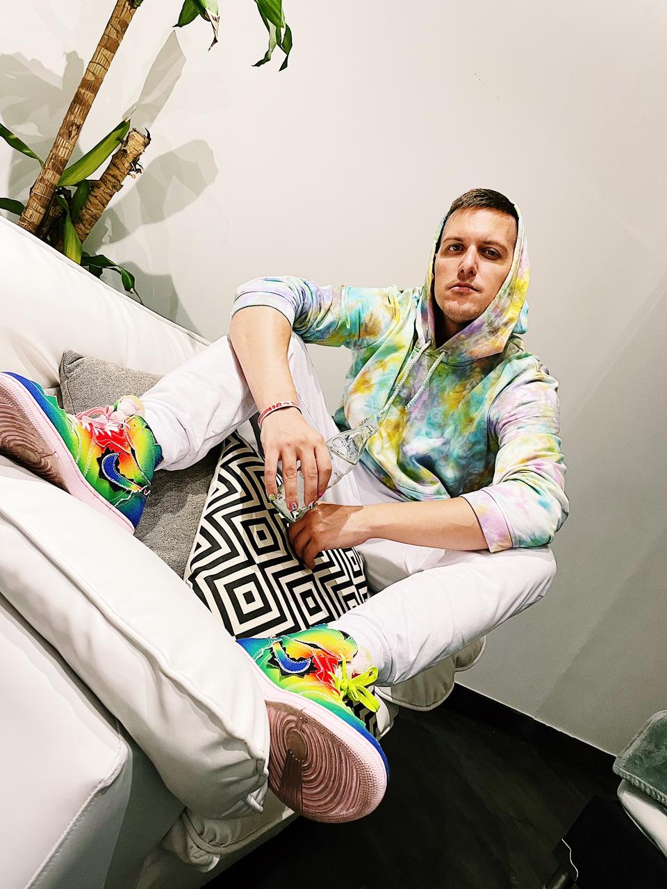 Up-and-Coming Urbana and Hip-Hop Artist Set to Stun With Rich Fusion Sounds: tha.bzn$$ Unveils New Single, “echo.chamber”, Announces Album featured image